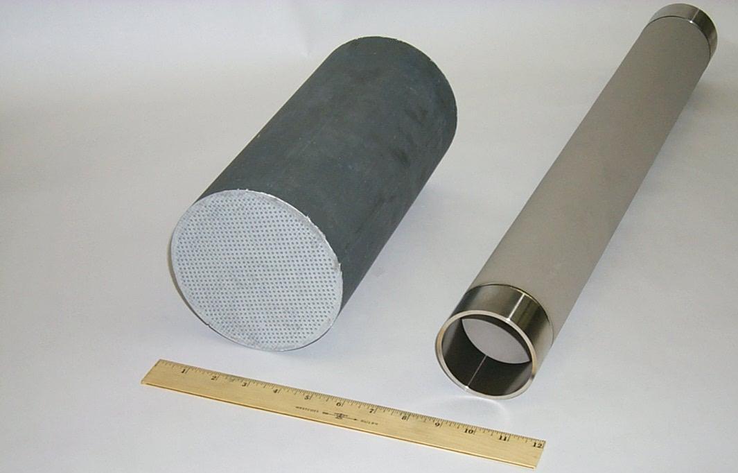 Fig. 1. Full-size Ceramic and Sintered Metal Filters 